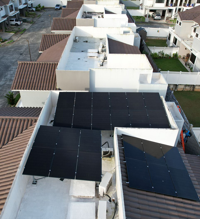 10-kW-Solaranlage mit vollschwarzen Schindelmodulen in Panama