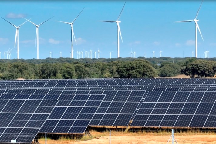 Laut DNV werden die Stromgestehungskosten von Solar-PV bis 2050 voraussichtlich auf 0,021 USD/kWh sinken